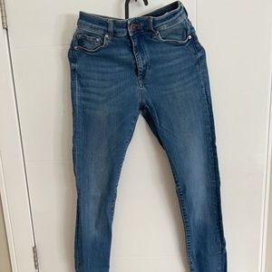 H&M shaping skinny jeans